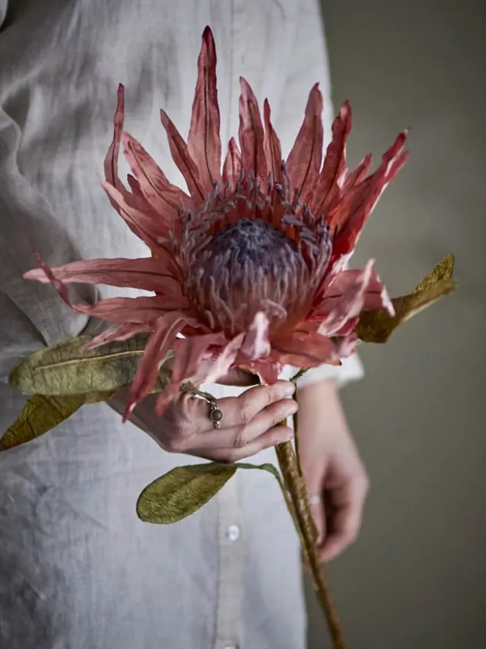 Bloomingville Kunstig blomst - Protea stilk H 100 cm - Polyester - Lyserød