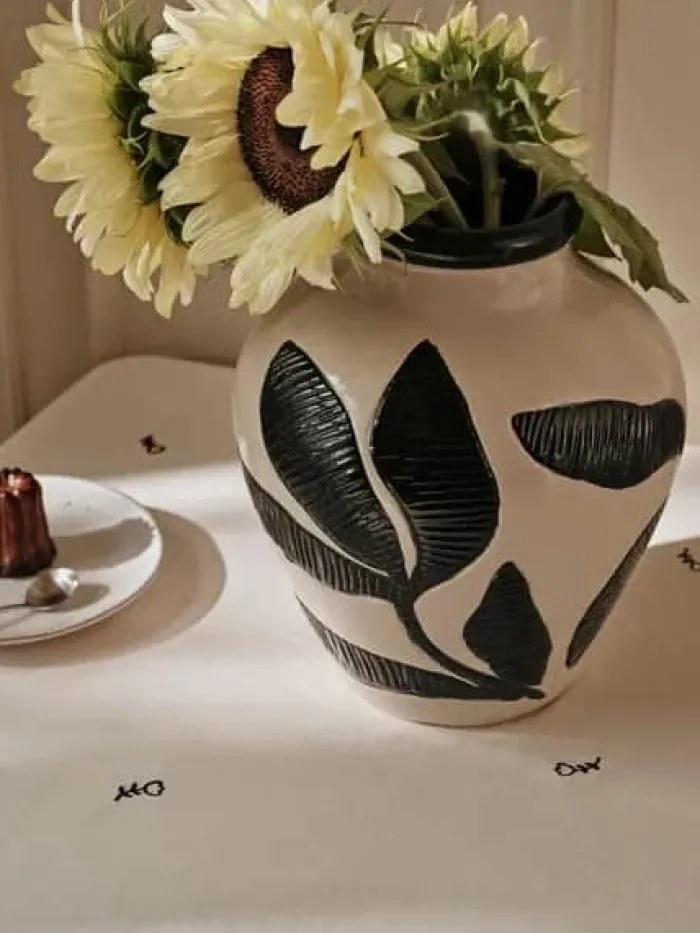 Broste Copenhagen Herbert Vase Ø 25 x H 30 cm - Keramik - Sort