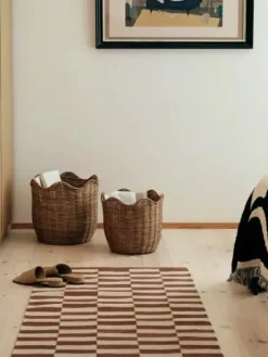 Broste Copenhagen Jane Gulvtæppe B 70 x L 200 cm - Bomuld - Rød/Beige