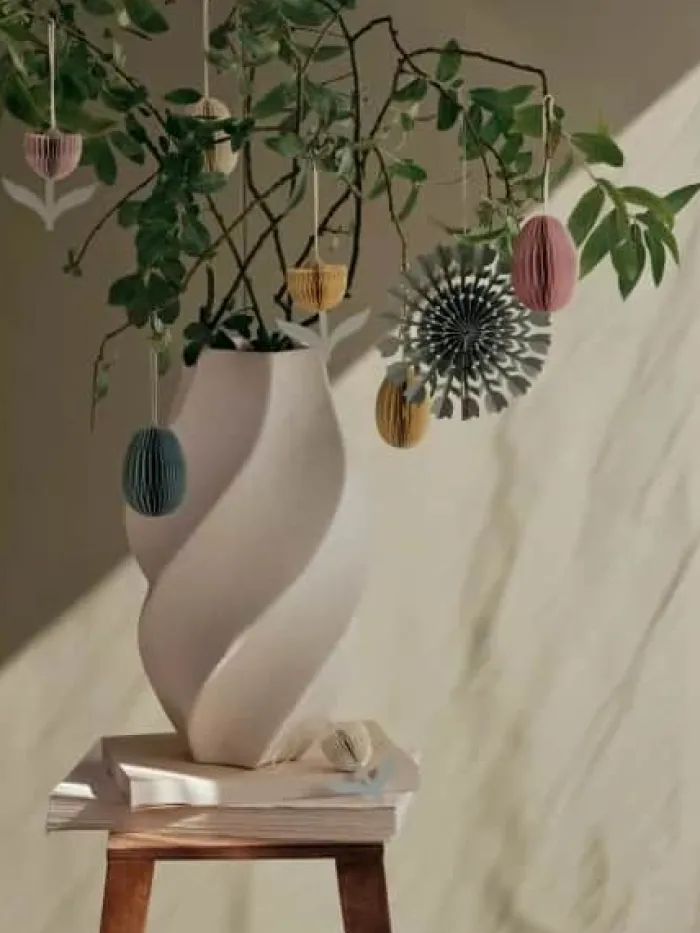 Broste Copenhagen Megan Papir Ornament Ø 4 x H 6 cm - Papir - Gul