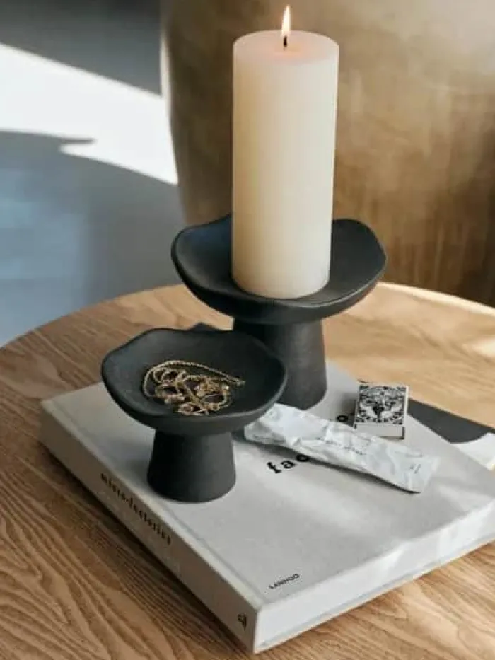 Broste Copenhagen Momo Lysestage Ø 12 x H 9 cm - Stentøj - Sort