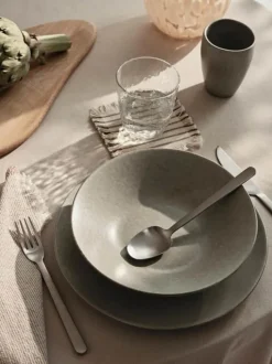 Broste Copenhagen Nordic Marsh Dyb Tallerken Ø 22,5 cm - Stentøj - Light Dusty Green