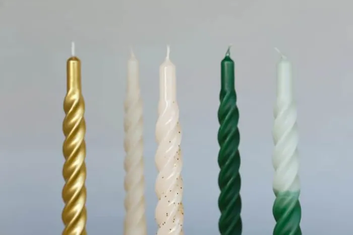 Candles with a twist Lys - 6 stk. Ø 2,2 x H 21 cm - 100% paraffin - Grøn