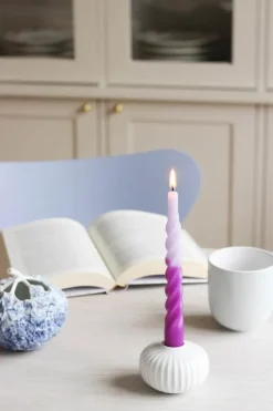 Candles with a twist Lys - 6 stk. Ø 2,2 x H 21 cm - Lakeret paraffin lys - Lyserød/pink