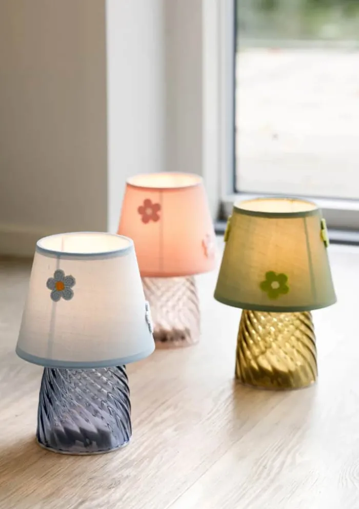 CASA Living Bordlampe H 19,5 cm - Glas/bomuld - Lyseblå