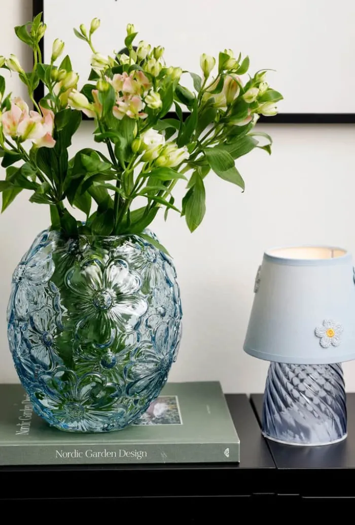 CASA Living Bordlampe H 19,5 cm - Glas/bomuld - Lyseblå