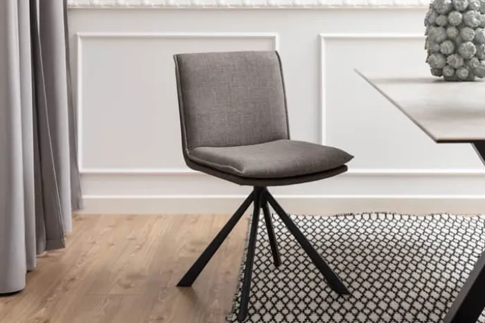 CASA Living Flynn Spisebordsstol H 85 x B 47 x D 59 cm - Stof/stål - Lysegrå