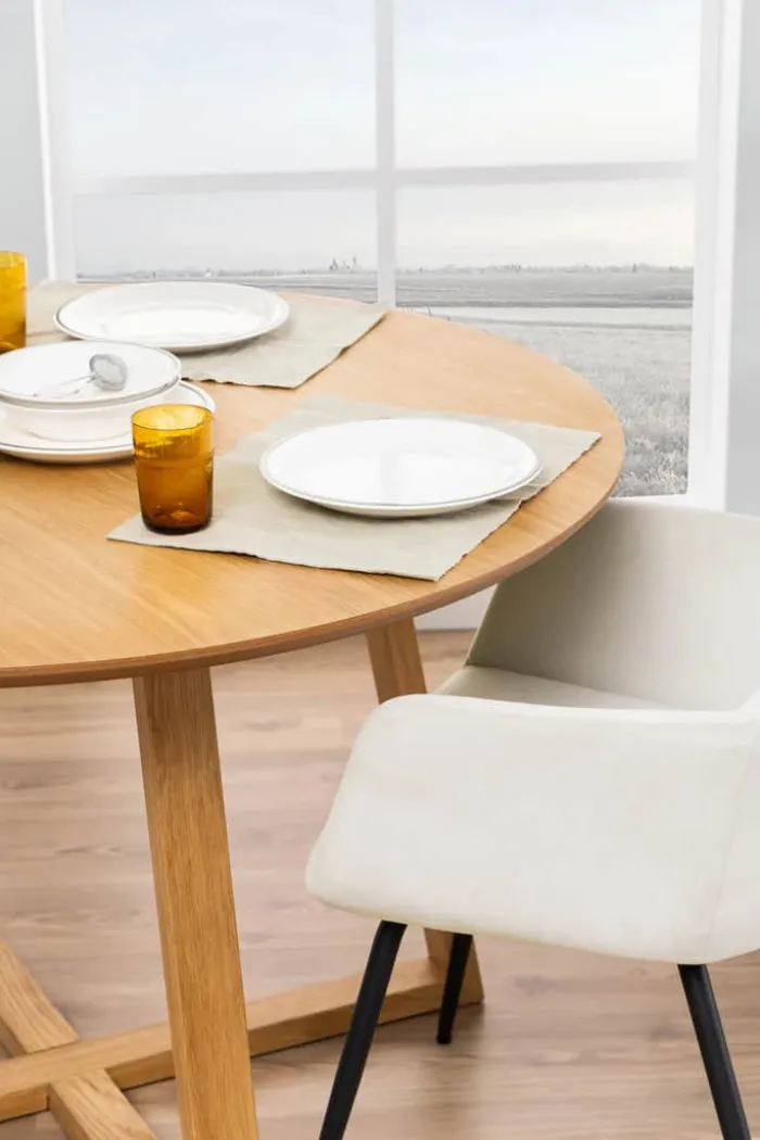 CASA Living Malika Spisebord Ø 120 x H 75 cm - Egetræsfinér - Natur