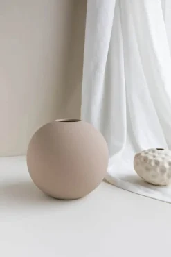Cooee Ball Vase H 20 cm - Keramik - Sand