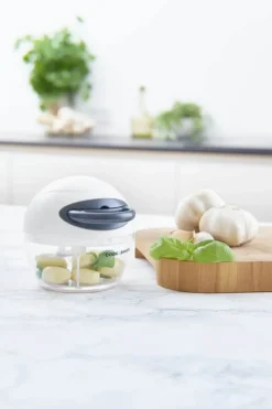 Cook & Baker Hvidløgshakker H 9 x B 10 x L 10 cm - Plastik/Rustfrit stål - Hvid/Grå