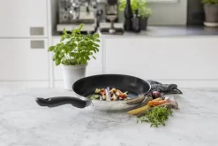Cook & Baker Pro Pandesæt - 2 dele Ø 20/28 cm - Keramisk belægning - Sort