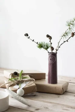 Dottir Pipanella Dot Vase H 12,5 cm - Porcelæn - Aubergine