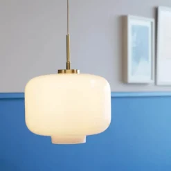Dyberg Larsen Arp Pendel Ø 30 cm - Glas/metal - Opal/messingfarvet