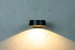 Dyberg Larsen Neptun Udendørs Væglampe H 6 x B 16,2 x L 19,2 cm - Integreret LED - Mat sort