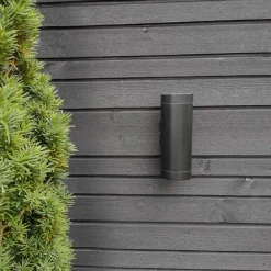 Dyberg Larsen Stege Udendørs Væglampe H 20,8 cm - Aluminium/PVC - Sort
