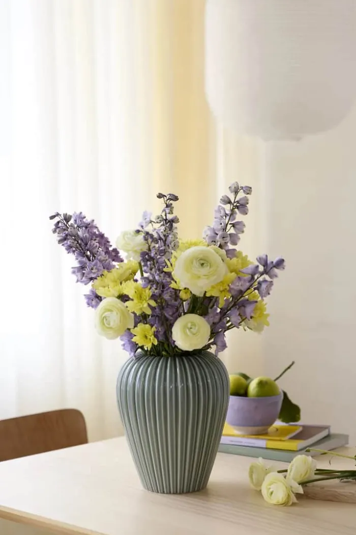 erik bagger a/s Eslau Lilje Vase H 25 cm - Fajance - Grøn