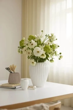 erik bagger a/s Eslau Lilje Vase H 20 cm - Fajance - Hvid