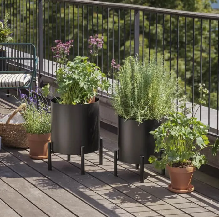 Eva Solo Simply Grow Potteskjuler B 42 x H 51 cm - Aluminium/galvaniseret stål