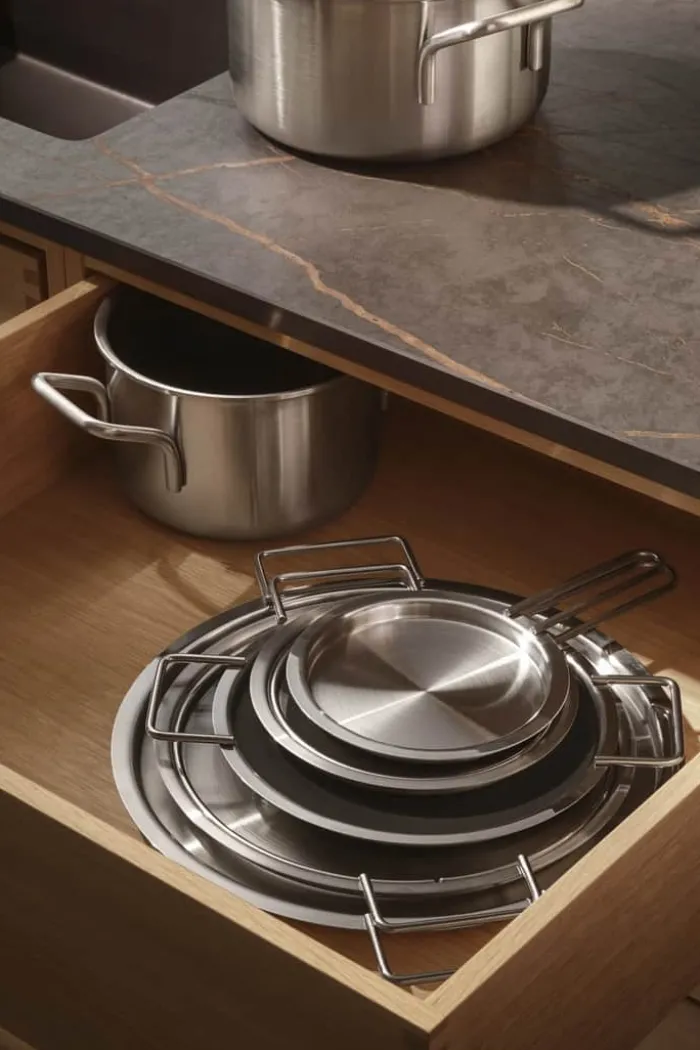 Eva Trio Glaslåg Ø 24 cm -90% genanvendt rustfrit stål- Børstet stål