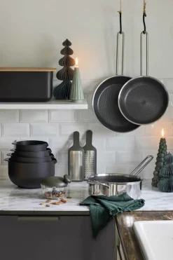 Eva Trio Multi Mosaic Stegepande Ø 28 cm - Aluminium/Blankt rustfrit stål - Slip-Let® belægning