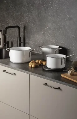 Eva Trio White Line Gryde 2,5 liter - Genanvendt aluminium/Rustfrit stål - Keramisk Slip-Let® belægning