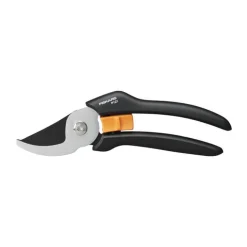 Fiskars Garden Solid Beskæresaks P121 Præcisionsslebet skær i hærdet stål