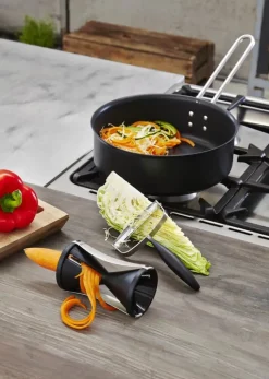 Gefu Spirelli Spiralizer H 13,5 cm - Rustfrit stål/plastik - Sort