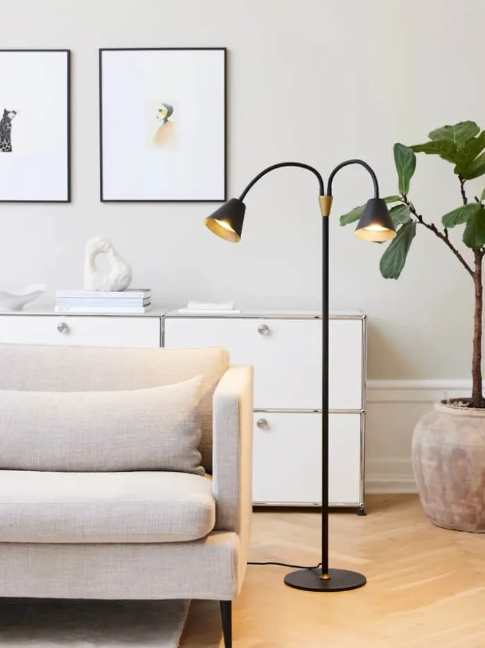Halo Design Hygge Gulvlampe H 135 cm - Metal/akryl - Graphit Sort