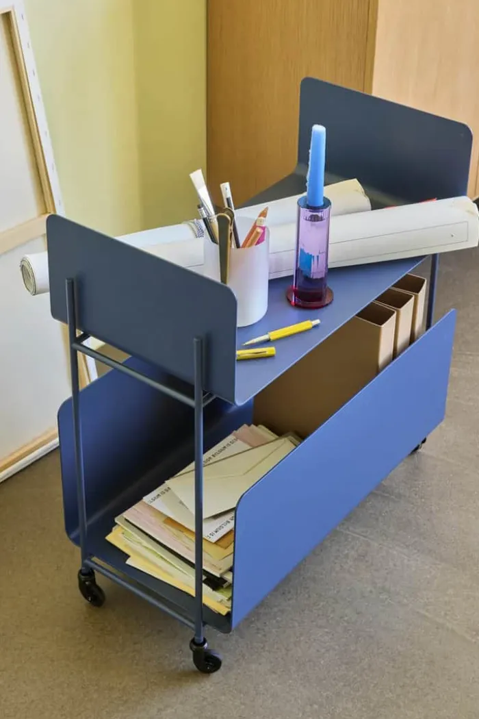 Hübsch Ays Rullebord H 66 x B 32 x L 63 cm - Jern - Mørkeblå