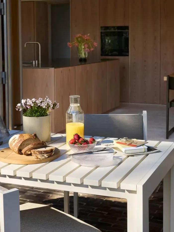 Hübsch Haus Spisebord H 76 x B 80 x L 191 cm - Aluminium - Beige