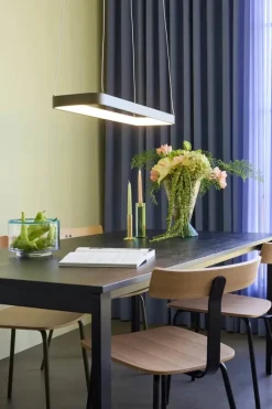 Hübsch Tube Pendel H 4 cm - Aluminium/silikone - Mørkegrøn/metalisk