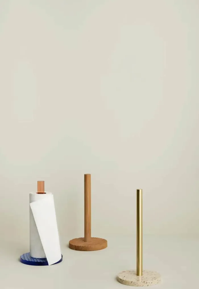 Hübsch Wave Køkkenrulleholder H 30 cm - Egetræ - Natur