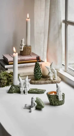 Kähler Christmas Tales Figur - Juleglæde H 5,5 cm - Glaseret benporcelæn - Hvid