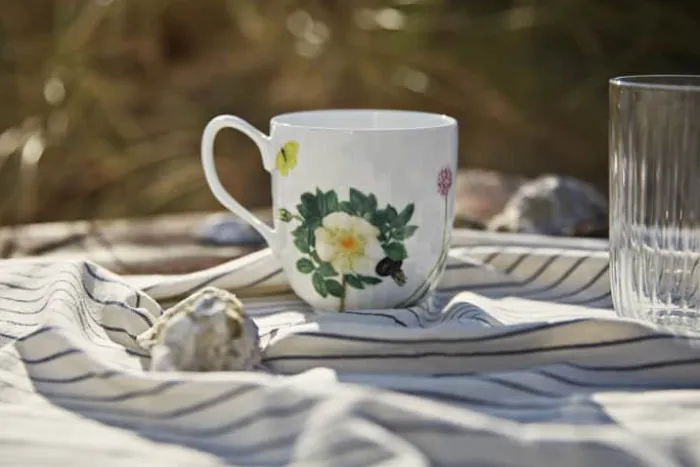 Kähler Hammershøi Sommer Krus 33 cl - Porcelæn - Kystblomst