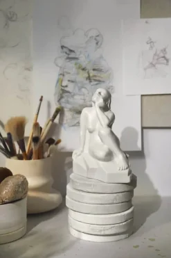 Kähler Moments of Being Silent Change Figur H 18,5 cm - Porcelæn - Hvid