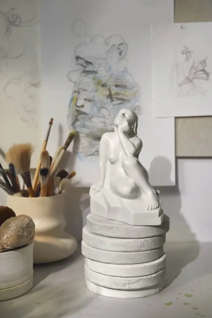 Kähler Moments of Being Silent Change Figur H 18,5 cm - Porcelæn - Hvid