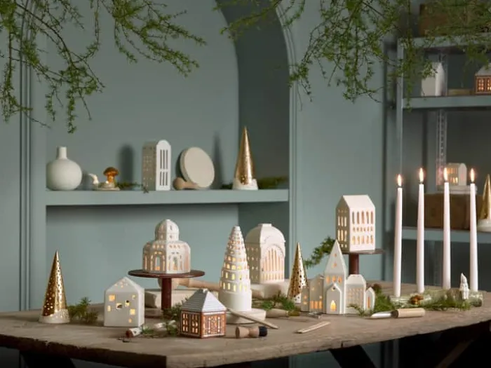 Kähler Nobili Fyrfadsstage - Juletræ H 30 cm - Benporcelæn - Guld