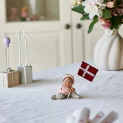 Klarborg Fødselsdagspige H 11 cm - Polyresin/specialkeramik - Lyserød