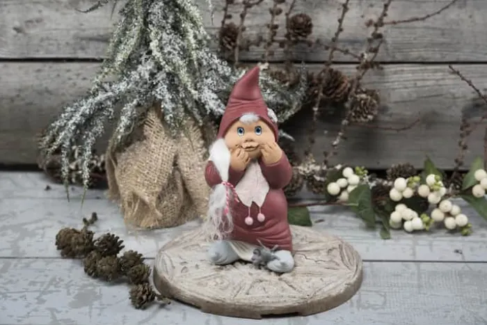 Klarborg Nisse - Maria H 18 cm - Keramik - Rød/ Grå
