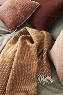 Klippan Knut Plaid B 130 x L 200 cm - 100 % Økologisk lammeuld - Nougat