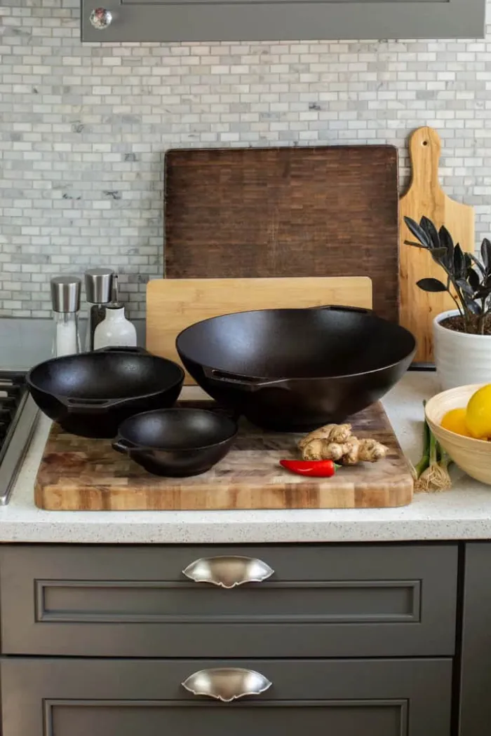 Lodge Cast Iron Chef Wokpande Ø 32,8 cm - Støbejern - Sort