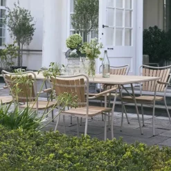 Mandalay Marguerit Havemøbelsæt - 7 dele H 72 x B 90 x L 200 cm - Teaktræ/aluminium - Taupe