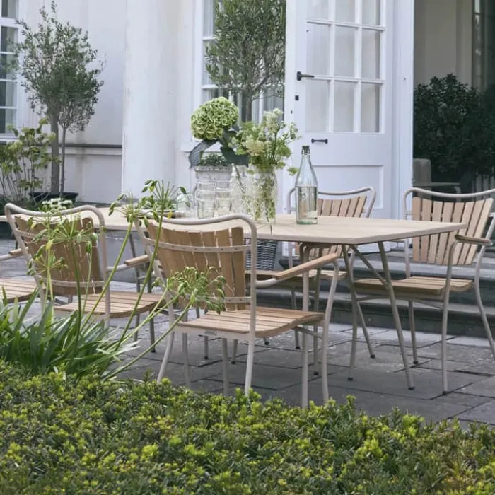 Mandalay Marguerit Havemøbelsæt - 7 dele H 72 x B 90 x L 200 cm - Teaktræ/aluminium - Taupe