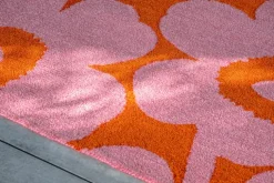 Marimekko by Brink & Campman Unikko Udendørsgulvtæppe B 250 x L 350 cm - Genanvendt PET - Lyserød/orange