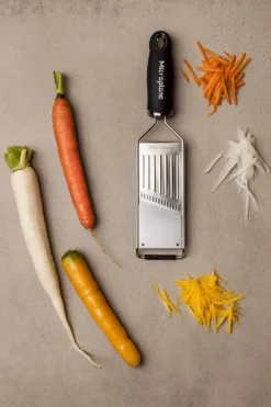 Microplane Gourmet Slicer Mandolinjern Med fotoætset og ultraskarpt skær