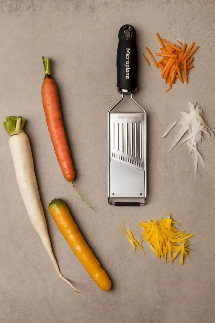 Microplane Gourmet Slicer Mandolinjern Med fotoætset og ultraskarpt skær