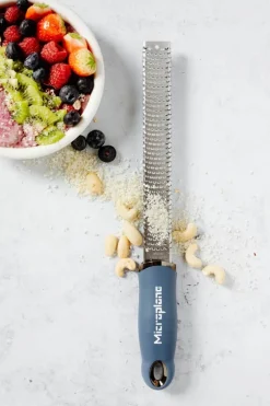 Microplane Premium Classic Rivejern L 32 cm - Rustfrit stål/plastik - Denimblå