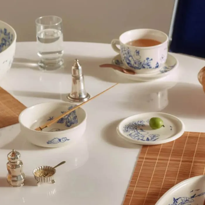Moomin Arabia Haru Sidetallerken Ø 12 cm - Vitroporcelæn - Hvid/blå