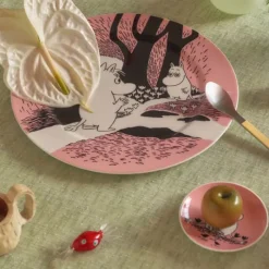 Moomin Arabia Kærlighed 30 år Jubilæumsfad Ø 30 cm - Vitroporcelæn - Lyserød