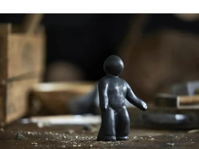 Morsø Skulptur - Du er omsorgsfuld, en kærlig ener af din slags H 14 cm - Støbejern - Sort